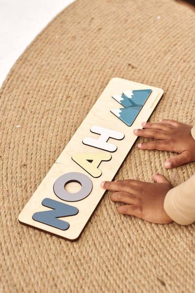 Іменний подарунок для дитини - дерев'яний пазл сортер з горами - Gisolo