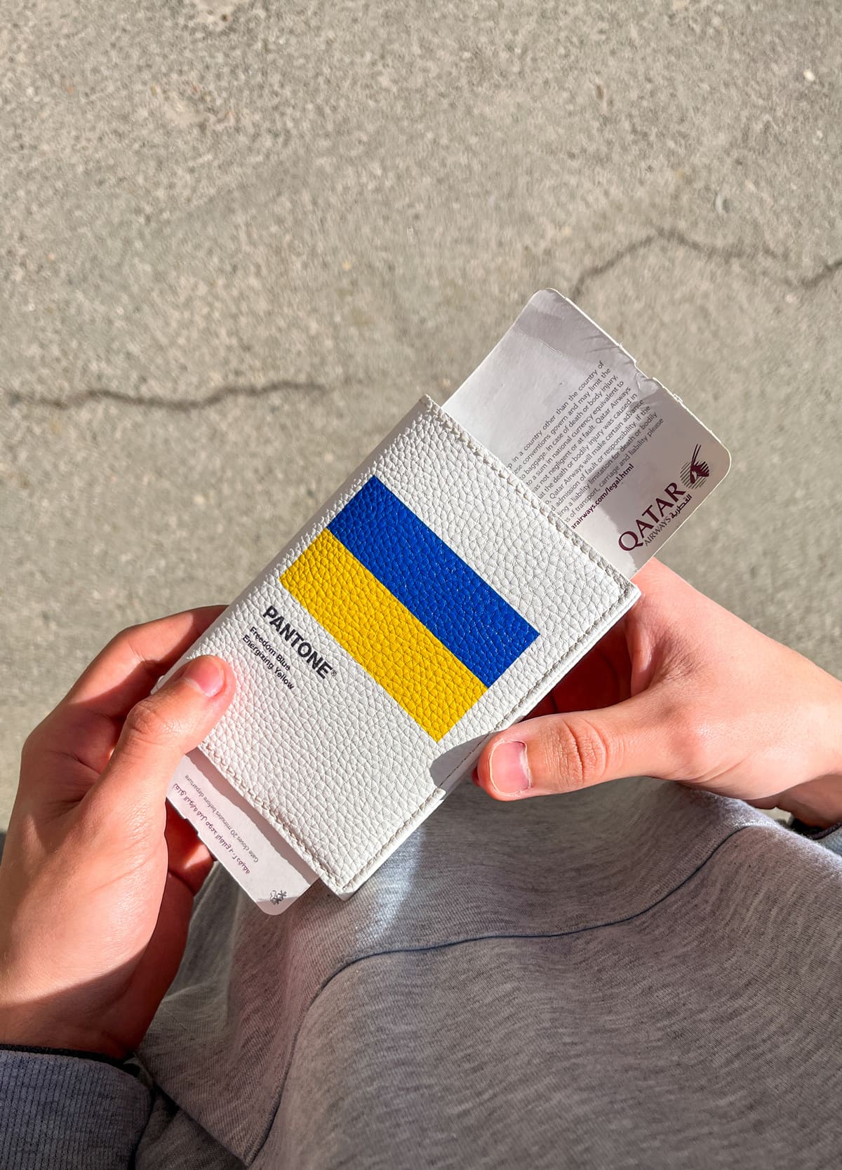 Патріотична обкладинка на паспорт - Pantone Ukraine